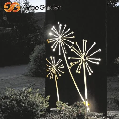 Màn hình riêng tư ngoài trời bằng thép Corten với hoa bồ công anh