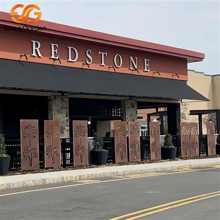 Màn hình corten kim loại cắt laser trong vườn