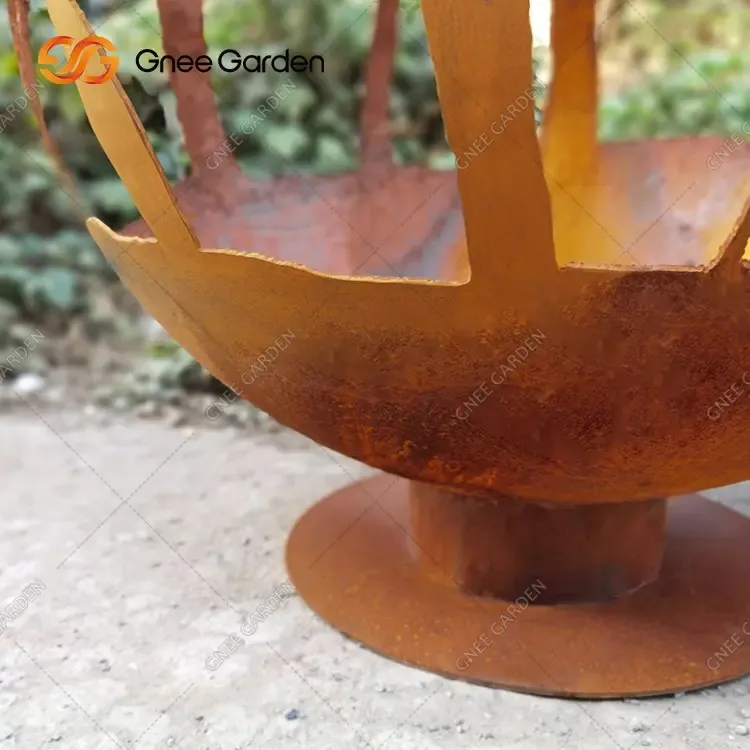 Sphere thép Corten sành điệu với họa tiết hươu